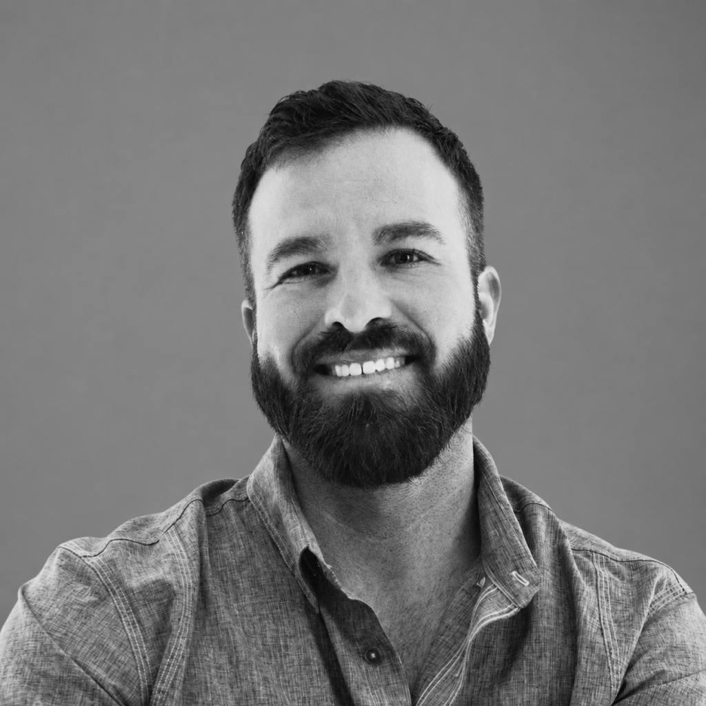 Colby Proffitt Headshot – grey